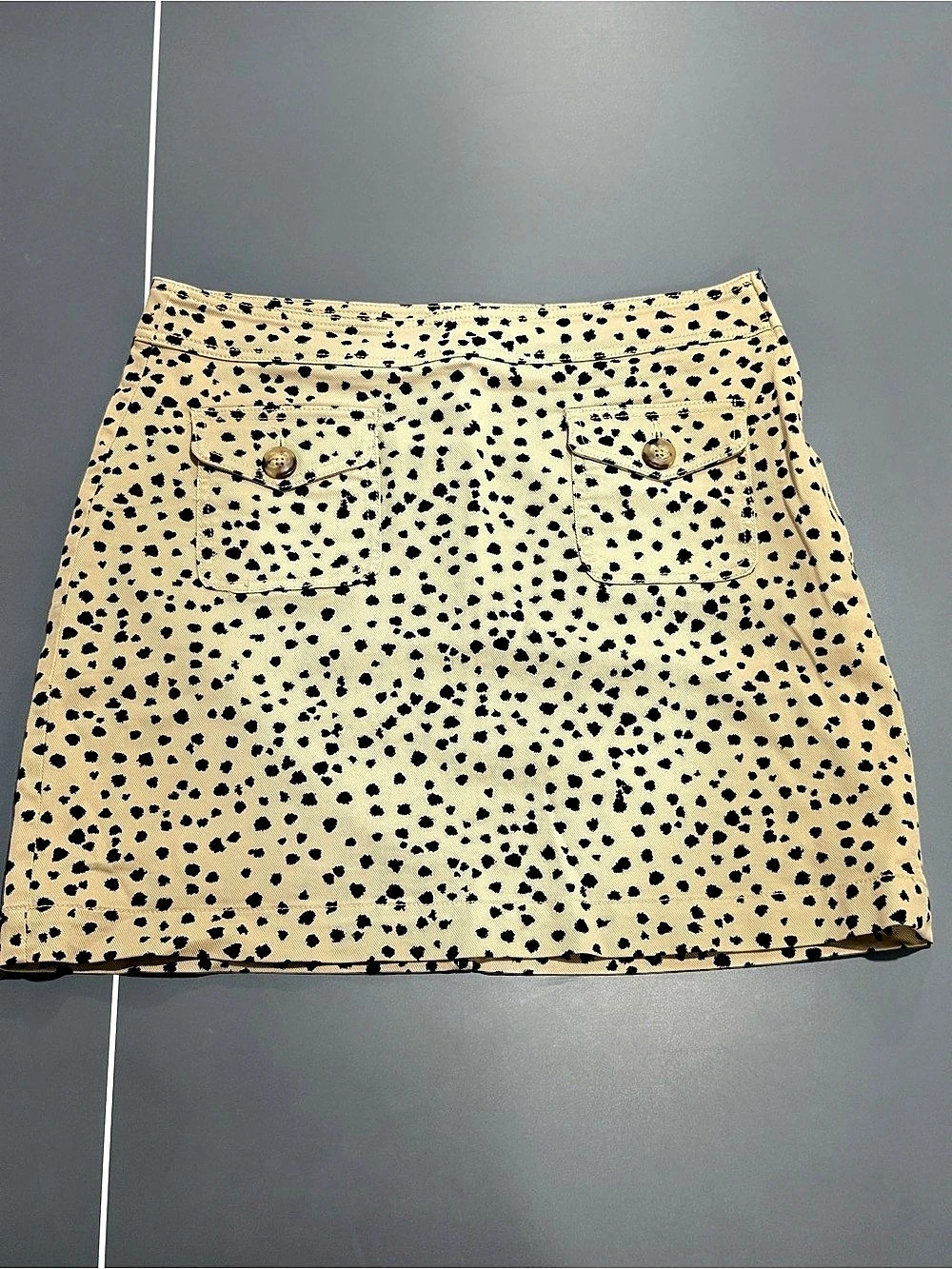LOFT Animal Print Mini Skirt Size 8 Like New